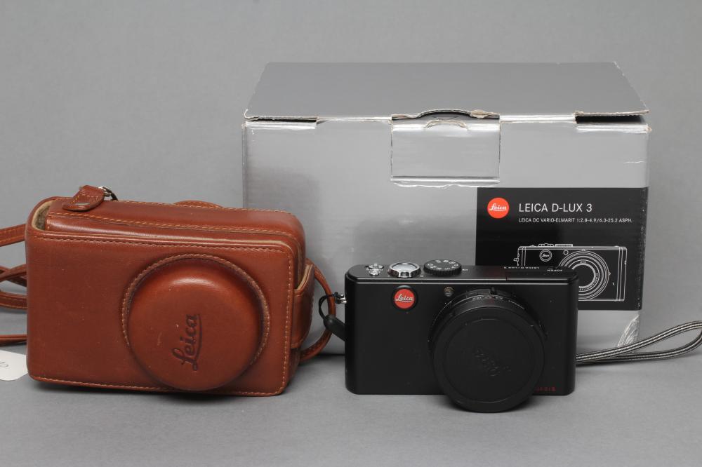 A LEICA D-LUX 3 DIGITAL CAMERA with DC Vario-Elmarit lens Image
