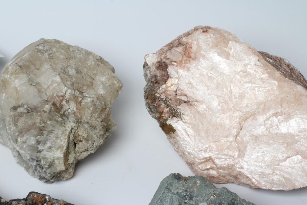 EIGHT LARGE GEOLOGICAL SPECIMENS Image