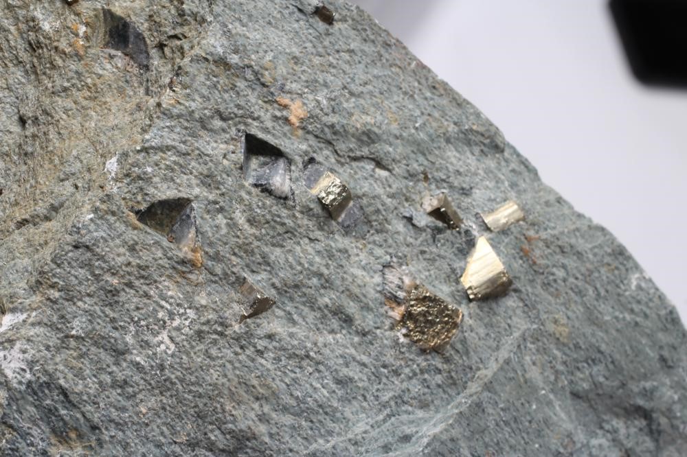 Eight large geological specimens Hartleys Auctioneers & Valuers