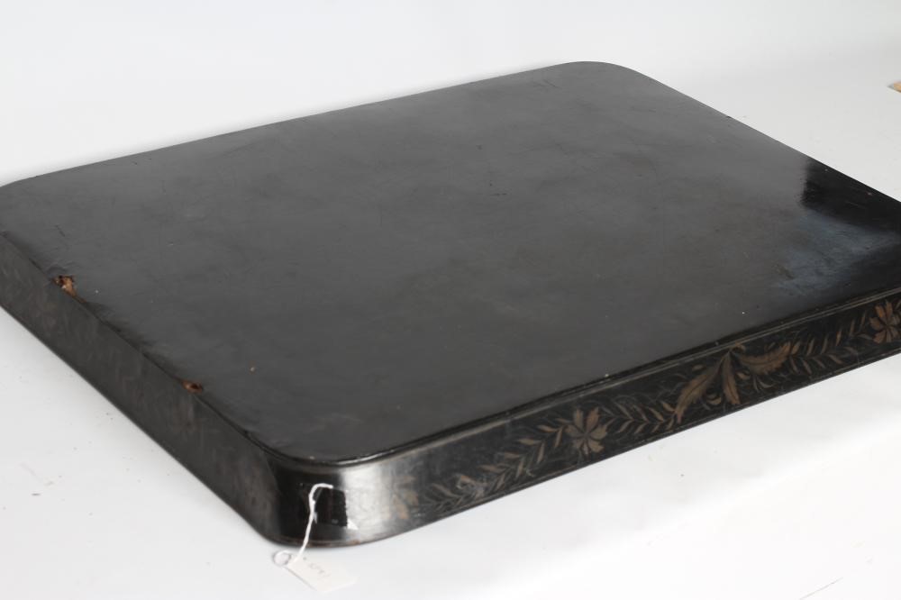 A LARGE PAPIER MACHE TEA TRAY Image