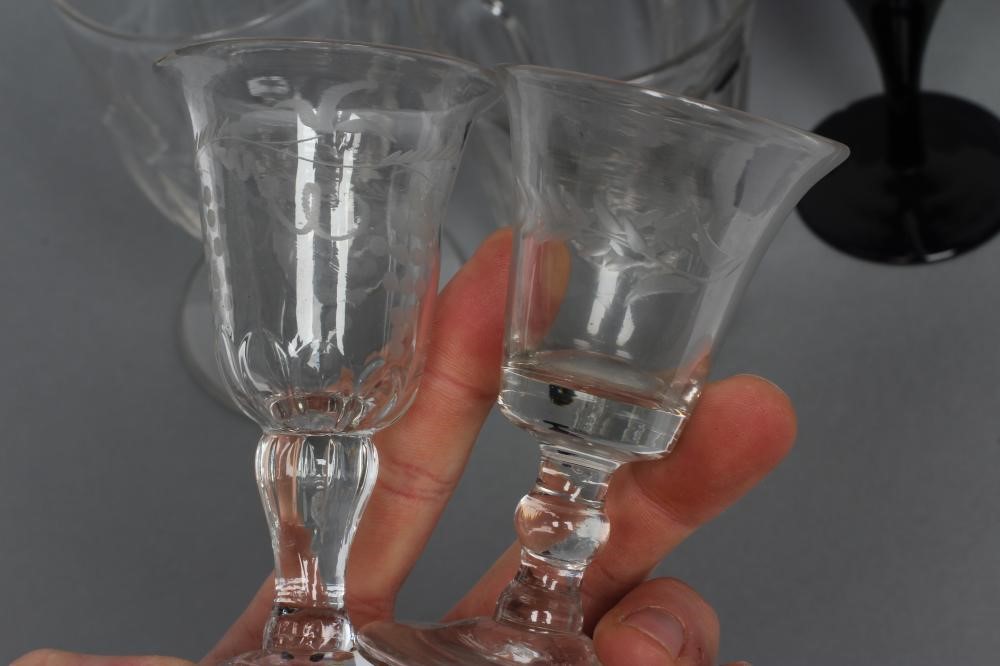 A COLLECTION OF TEN ALE FLUTES AND OTHER GLASSES Image