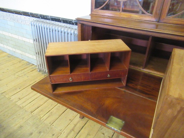 A GEORGIAN MAHOGANY SECRETAIRE BOOKCASE Image