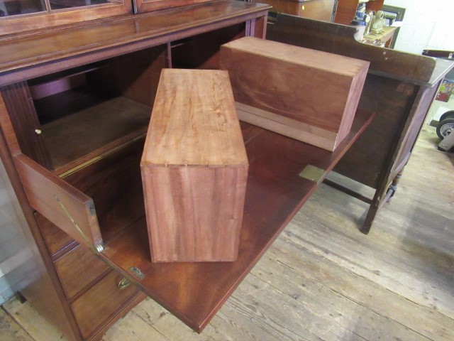 A GEORGIAN MAHOGANY SECRETAIRE BOOKCASE Image