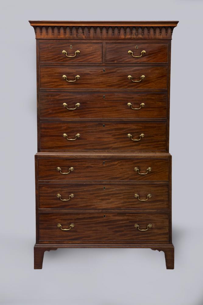 A GEORGIAN MAHOGANY CHEST ON CHEST Image