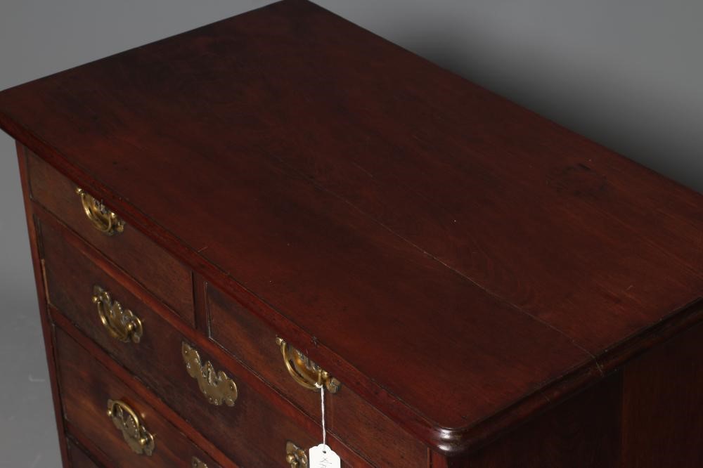 A SMALL MAHOGANY STRAIGHT FRONT CHEST Image