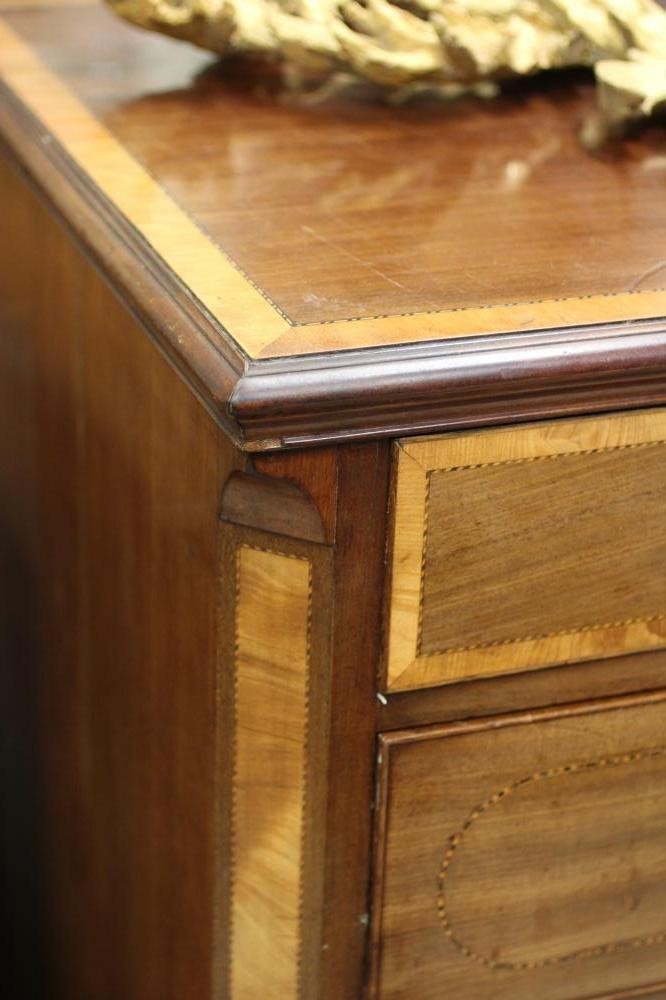A GEORGIAN MAHOGANY STRAIGHT FRONT CHEST Image