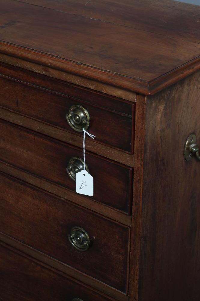 A SMALL MAHOGANY STRAIGHT FRONT CHEST Image