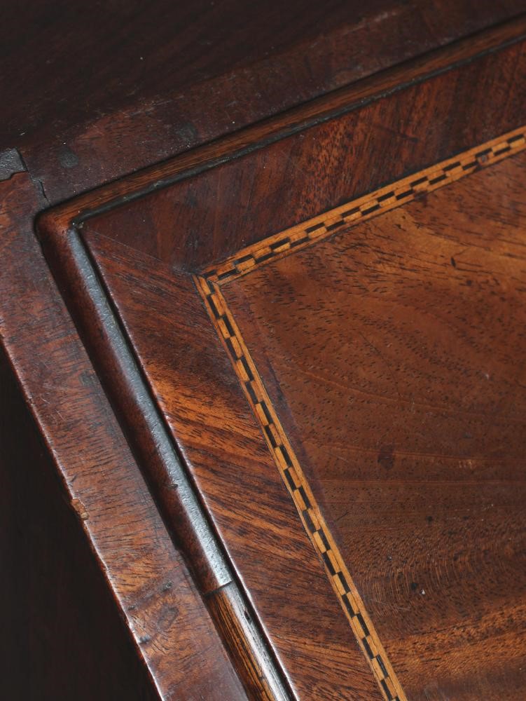 A GEORGIAN MAHOGANY BUREAU Image