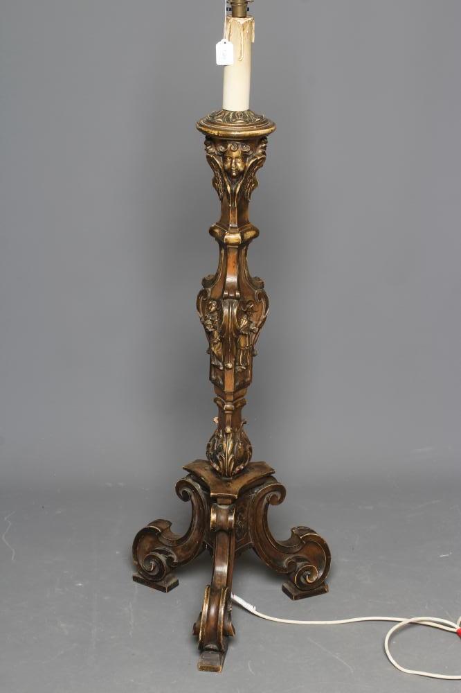 AN ITALIAN CARVED AND GILTWOOD STANDARD LAMP Image