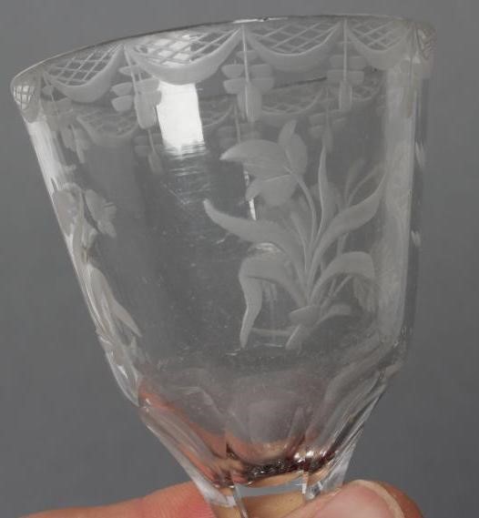 A WINE GLASS Image