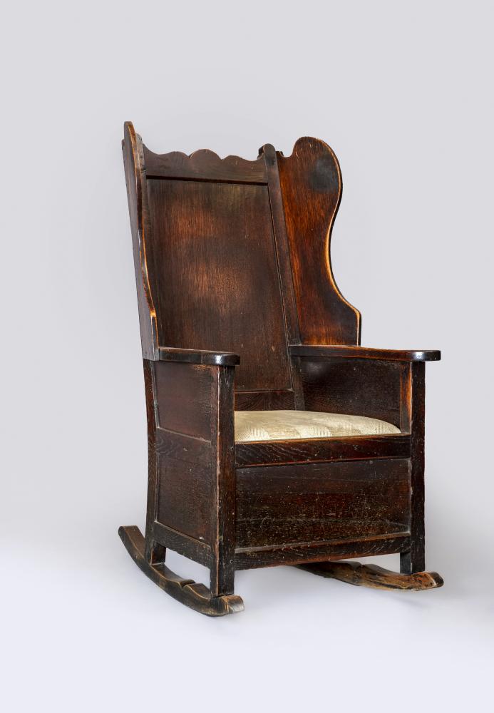 AN OAK LAMBING CHAIR Image