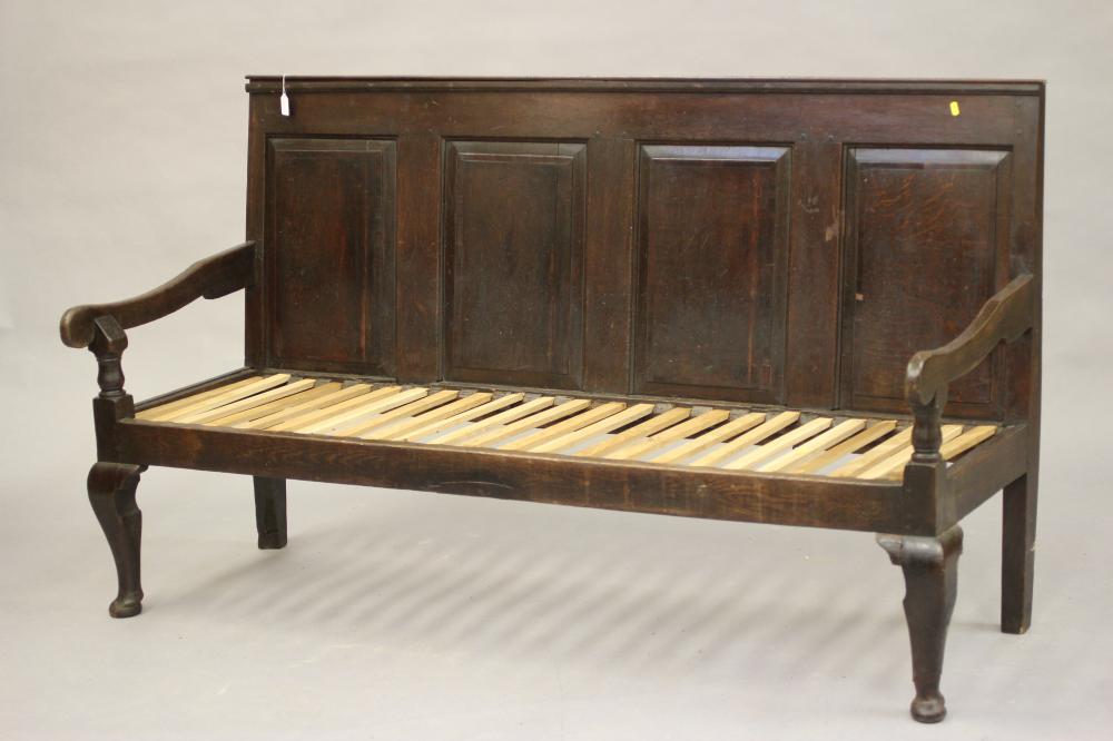 A GEORGIAN OAK AND MAHOGANY BANDED SETTLE Image
