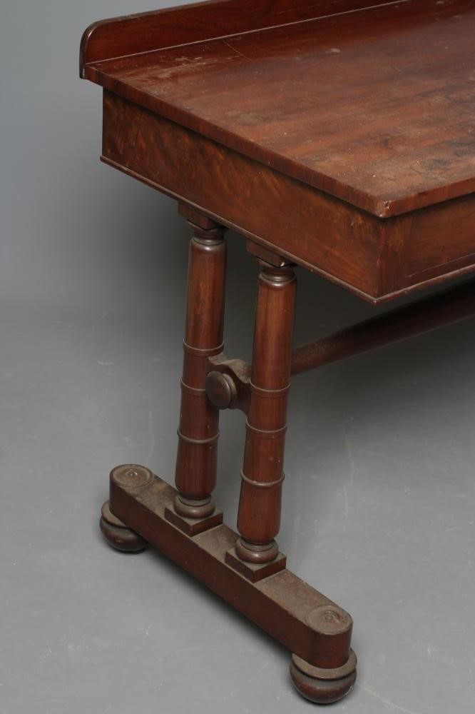 A MAHOGANY SIDE TABLE Image