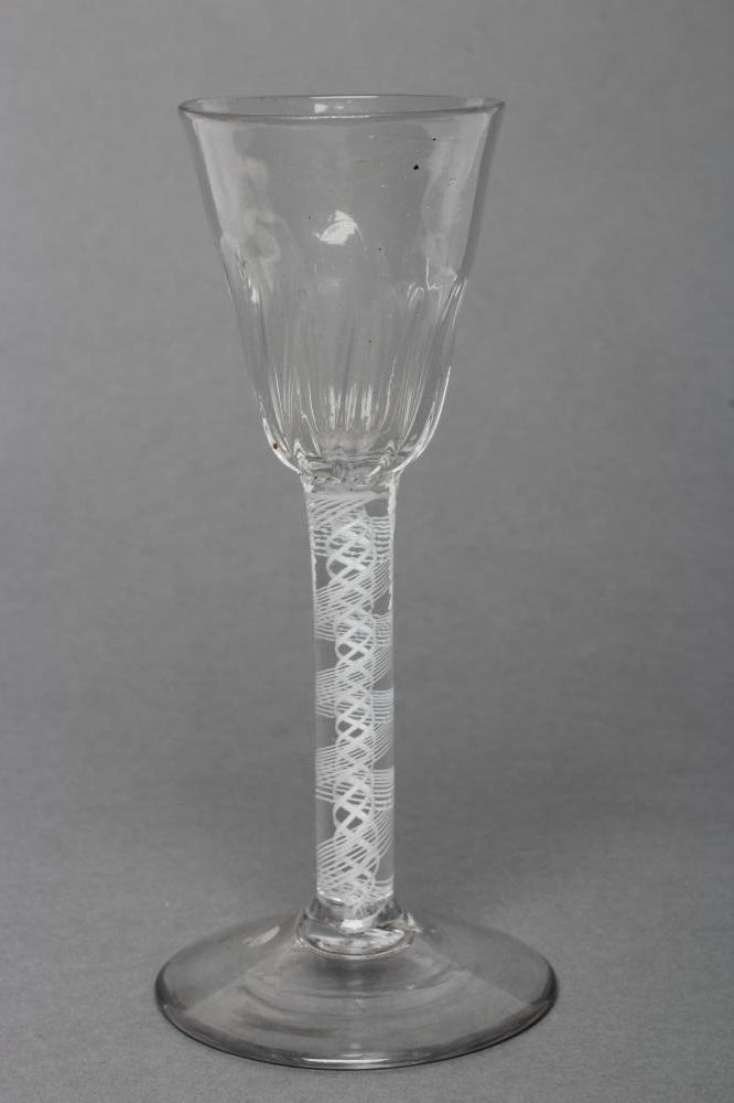 A WINE GLASS Image