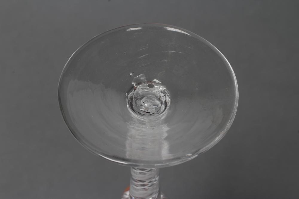 A WINE GLASS Image