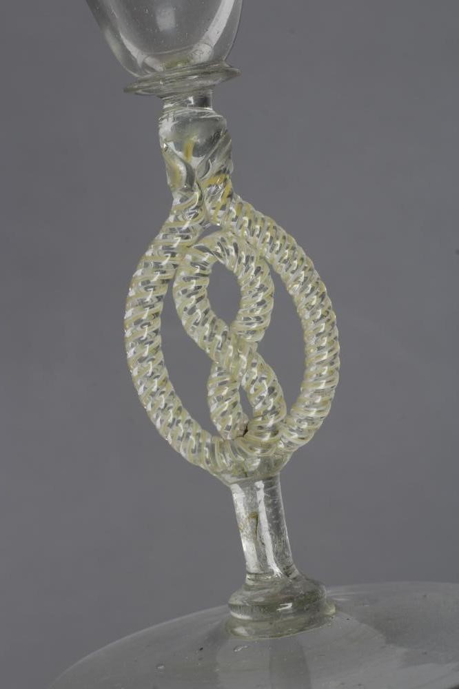 A FACON DE VENISE WINE GLASS Image