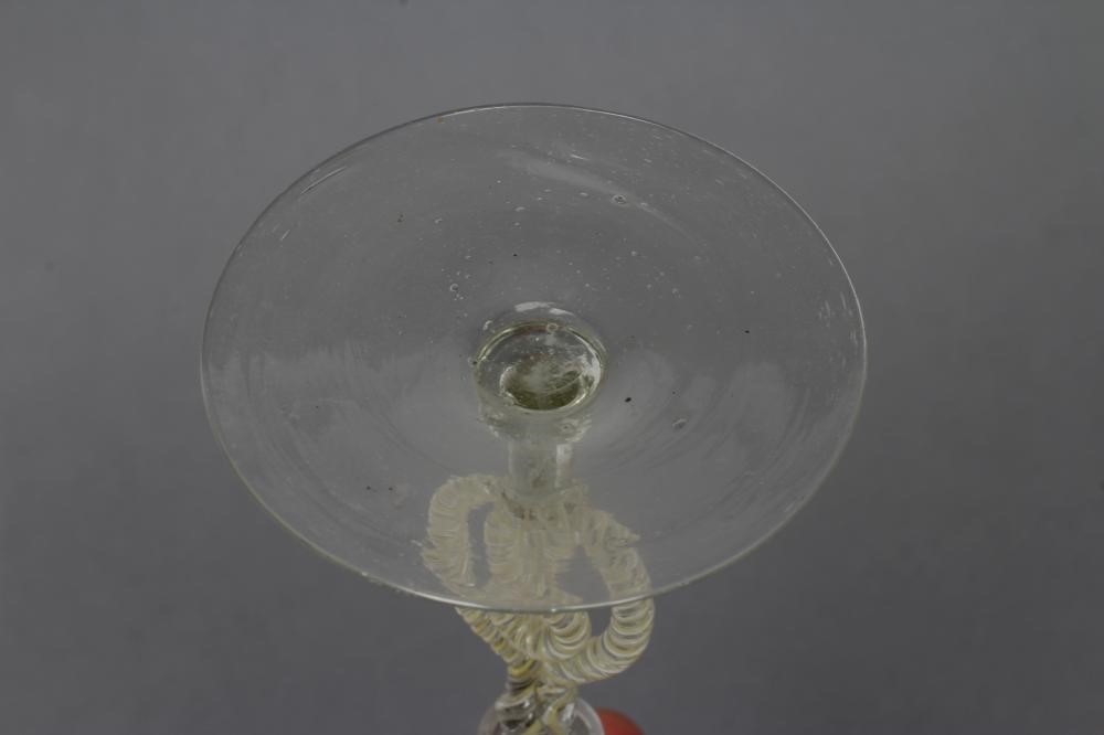 A FACON DE VENISE WINE GLASS Image