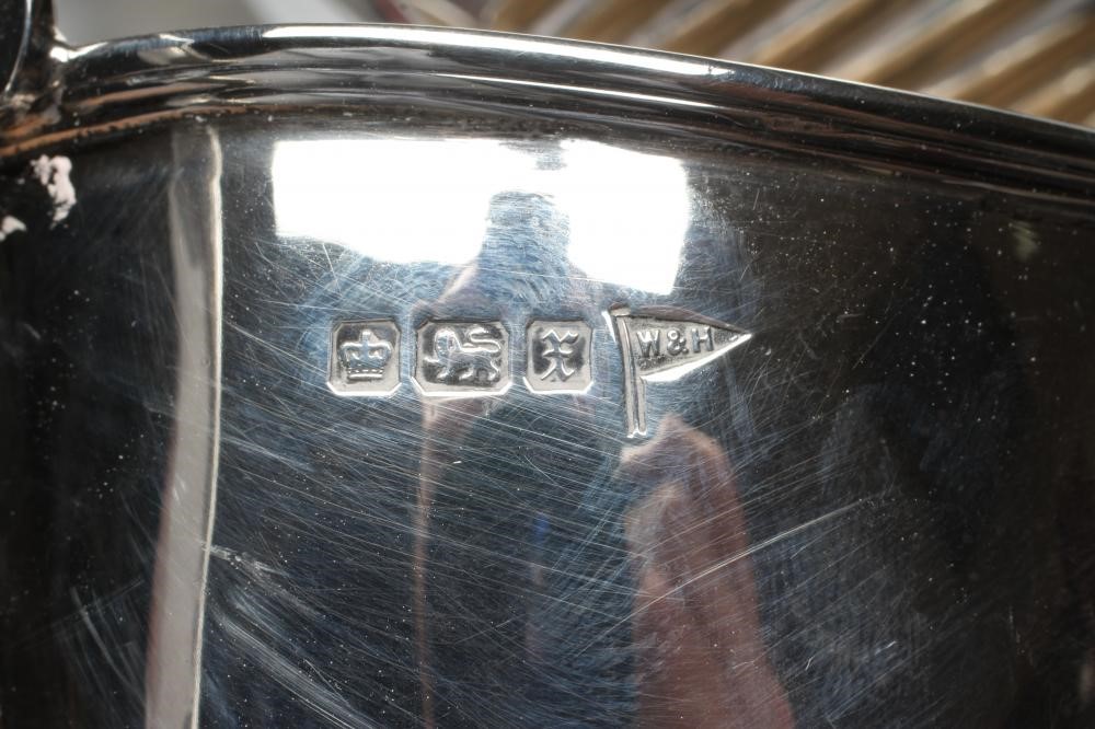 A BACHELOR'S THREE PIECE SILVER TEA SERVICE Image
