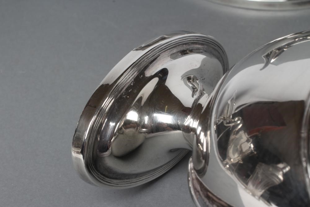 A PAIR OF SILVER PEDESTAL SAUCEBOATS Image