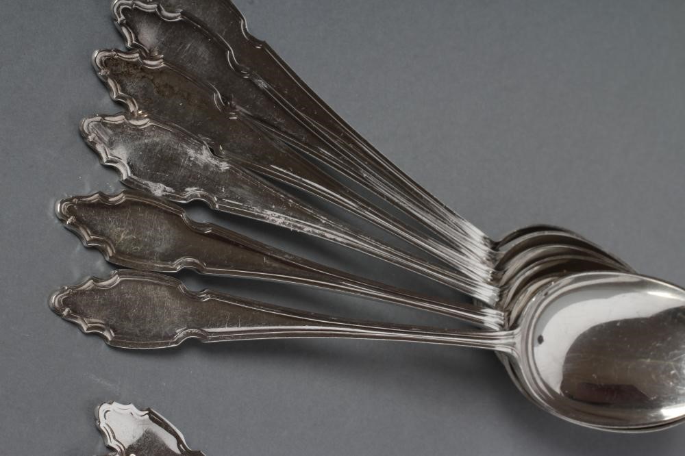 A SET OF SIX SILVER TABLE FORKS Image