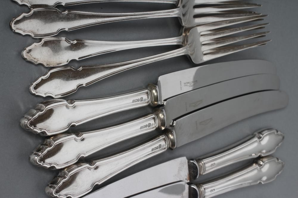 A SET OF SIX SILVER TABLE FORKS Image