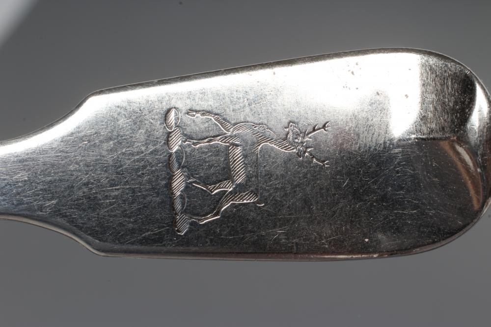 A SET OF SIX GEORGE IV SILVER DESSERT FORKS Image