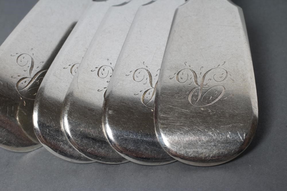A SET OF NINE VICTORIAN SILVER DESSERT SPOONS Image