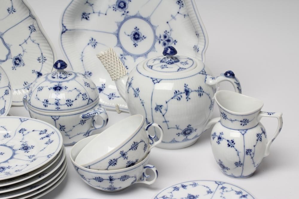 A ROYAL COPENHAGEN PORCELAIN PART SERVICE Image