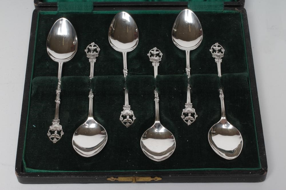 A LATE VICTORIAN SILVER SUGAR BOWL Image