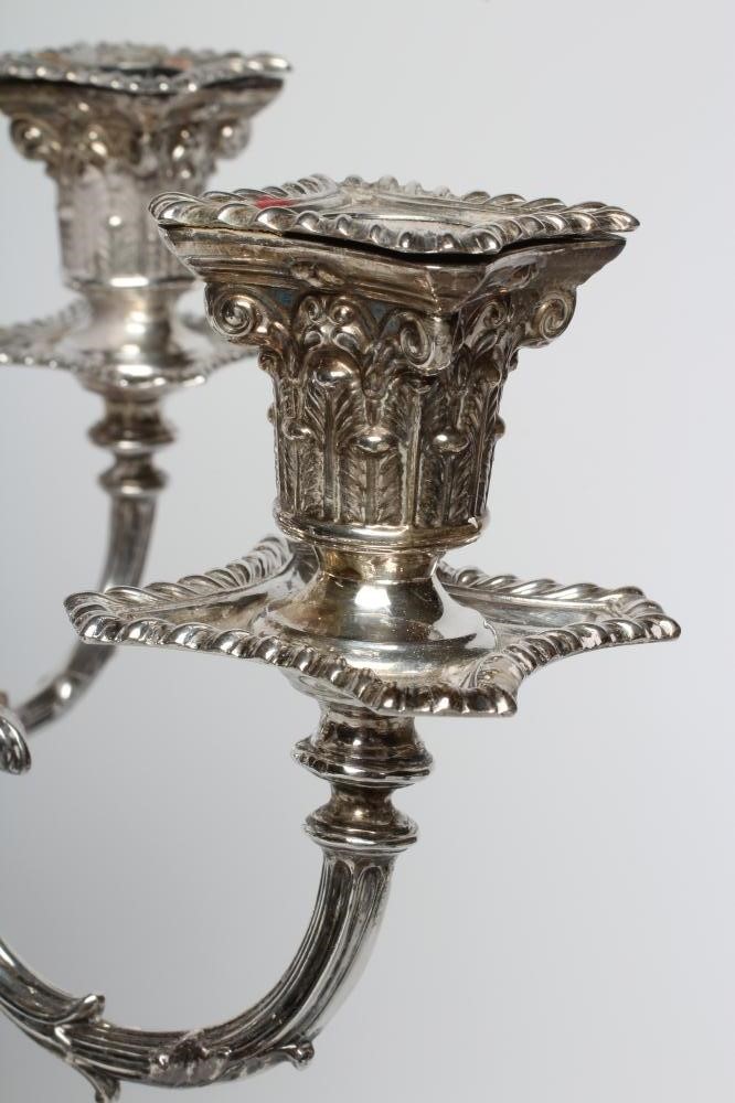 AN EDWARDIAN SILVER FOUR BRANCH FIVE LIGHT CANDELABRUM Image