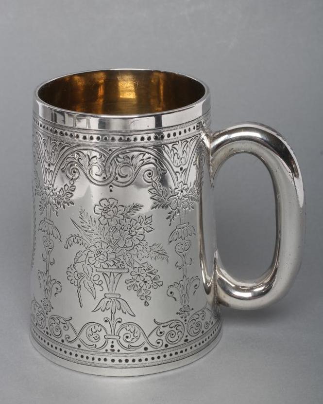 A VICTORIAN SILVER MUG Image