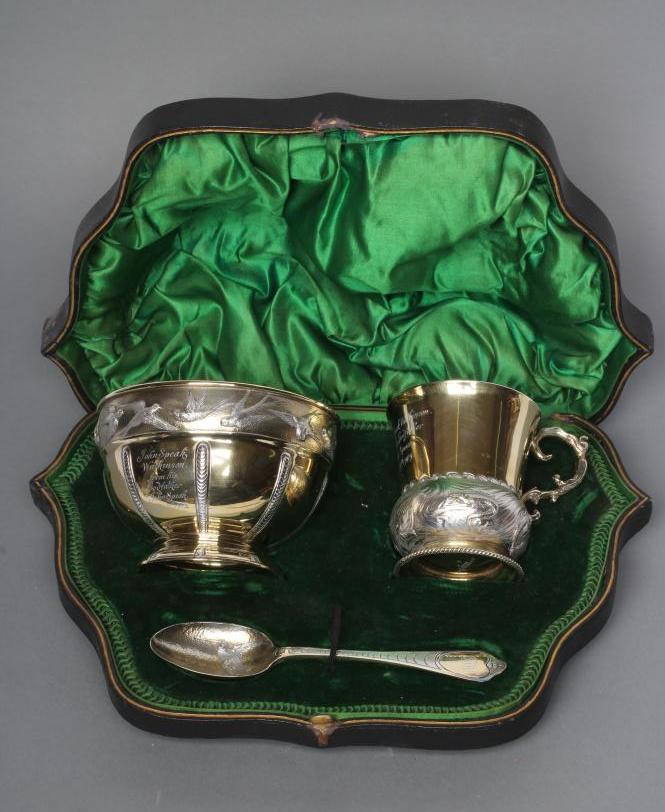 AN EDWARDIAN SILVER ARTS AND CRAFTS THREE PIECE CHRISTENING SET Image
