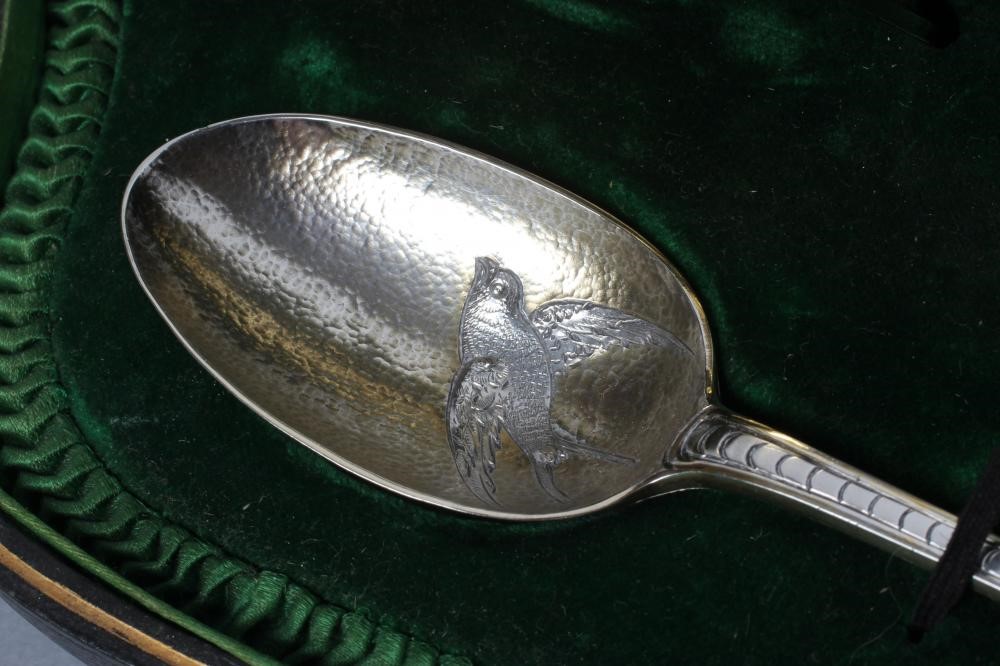 AN EDWARDIAN SILVER ARTS AND CRAFTS THREE PIECE CHRISTENING SET Image