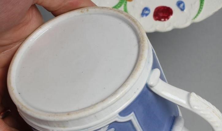 A STAFFORDSHIRE POTTERY NURSERY PLATE Image