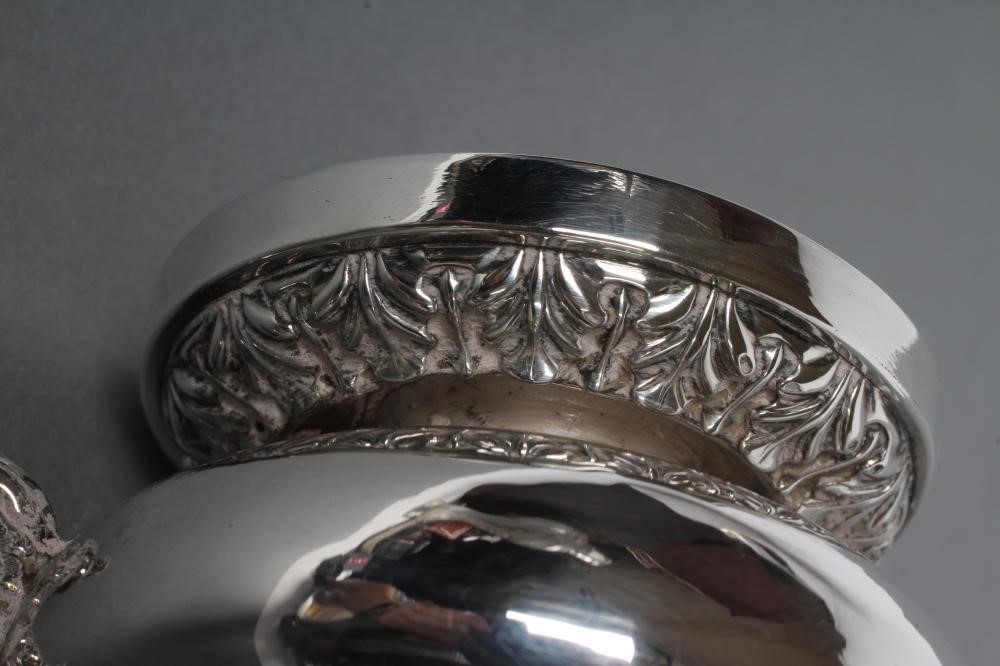 AN EARLY VICTORIAN SILVER CHRISTENING MUG Image