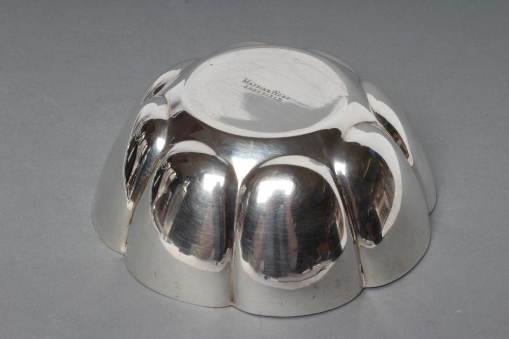 AN EDWARDIAN SILVER BOWL Image