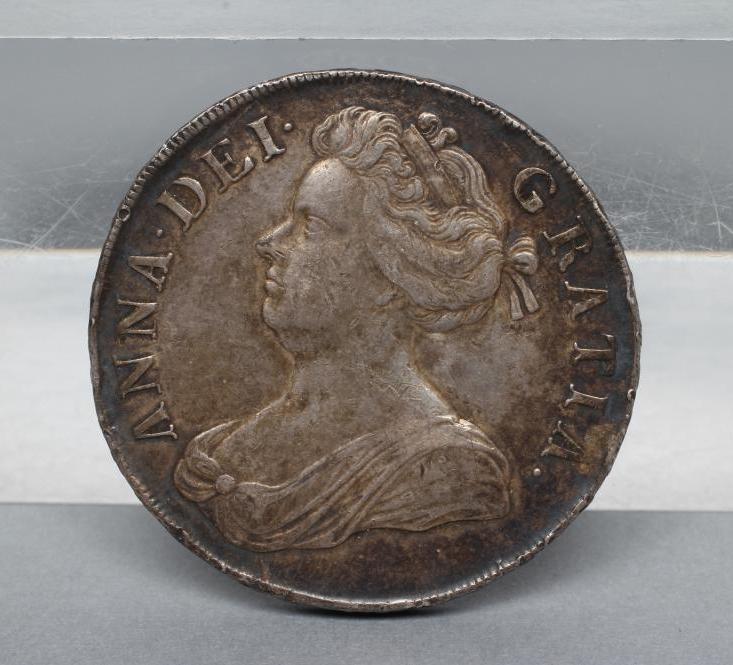 A QUEEN ANNE CROWN Image