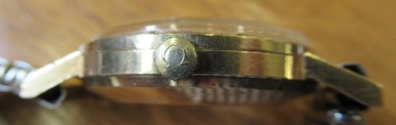 A GENTLEMAN'S 9CT GOLD OMEGA AUTOMATIC WRISTWATCH Image