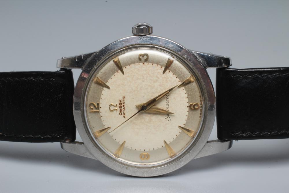 A GENTLEMAN'S OMEGA SEAMASTER WRISTWATCH Image