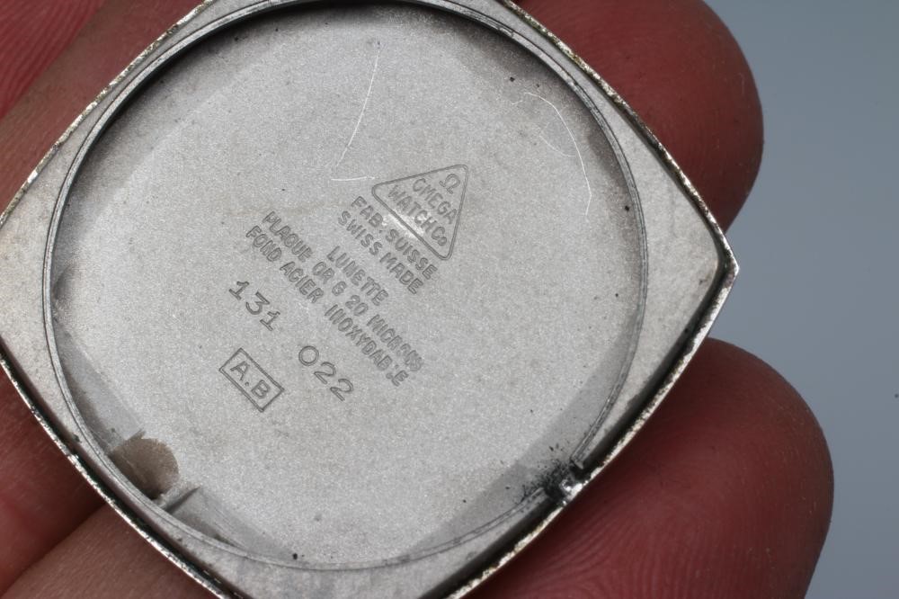 A GENTLEMAN'S OMEGA WRISTWATCH Image