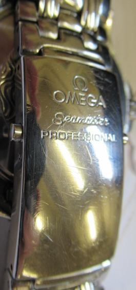 A GENTLEMAN'S OMEGA SEAMASTER PROFESSIONAL WRISTWATCH Image