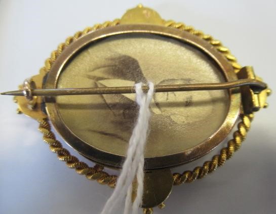 A VICTORIAN PIETRA DURA BROOCH Image