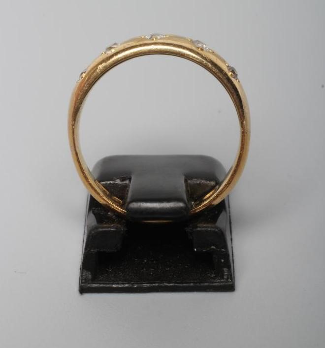 A VICTORIAN 22CT GOLD AND DIAMOND RING Image
