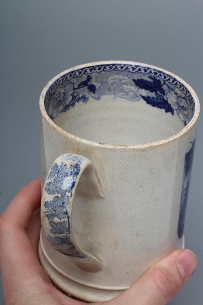 A PEARLWARE MUG Image