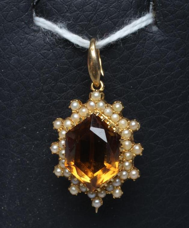 AN EDWARDIAN BROOCH/PENDANT Image