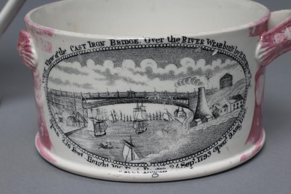 A SUNDERLAND LUSTRE FROG MUG Image