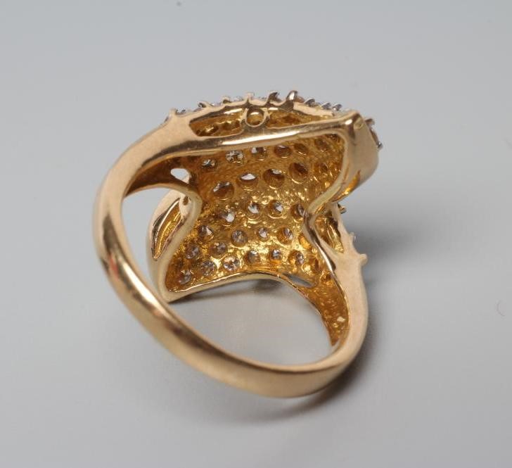 A DIAMOND DRESS RING Image