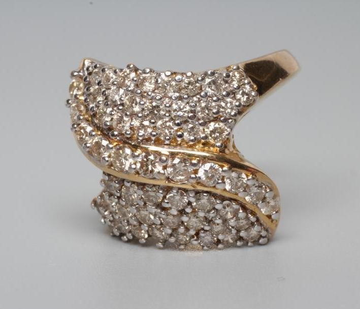 A DIAMOND DRESS RING Image