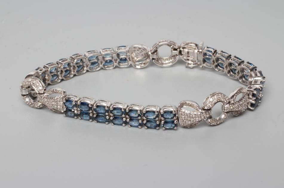 A SAPPHIRE AND DIAMOND BRACELET Image
