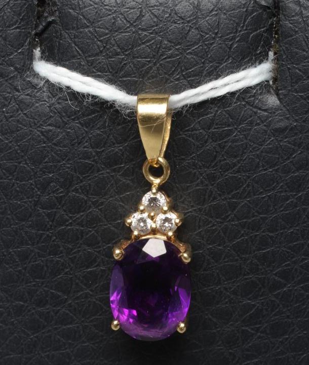 AN AMETHYST PENDANT Image